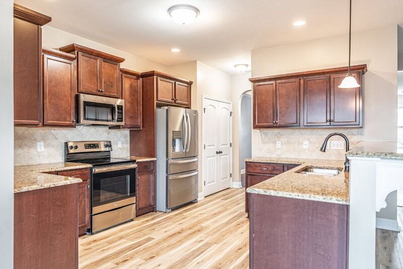 216 Tipperary St - Photo 7 of 34