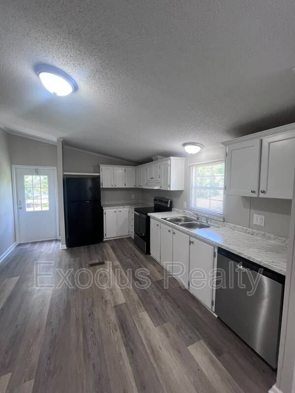 114 Kathleen Ter - Photo 3 of 42
