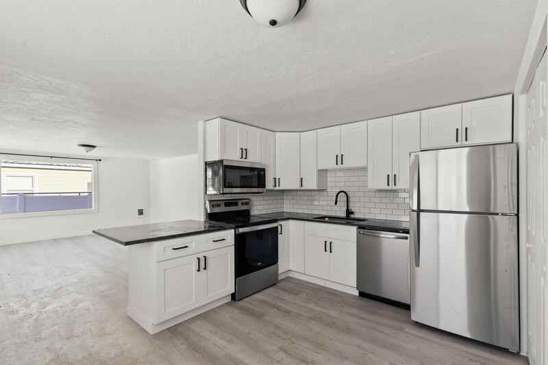 1027 S Beeman St - Photo 4 of 24