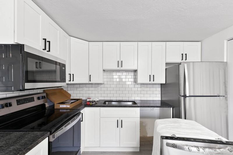 1027 S Beeman St - Photo 5 of 24