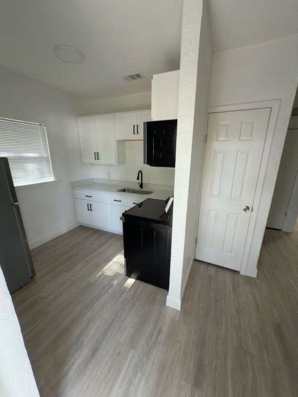 37 W 17th St - Photo 3 of 11