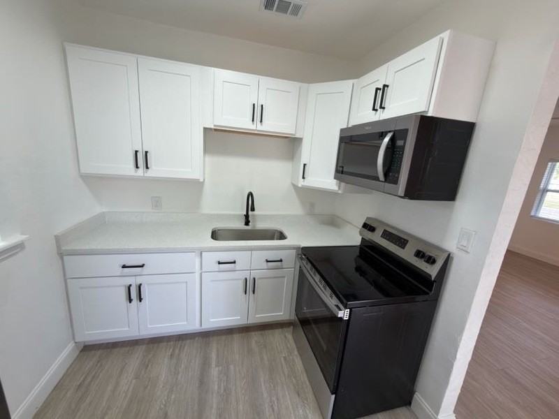 37 W 17th St - Photo 5 of 11