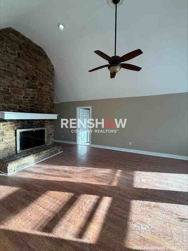 35 Maywood Dr - Photo 4 of 27