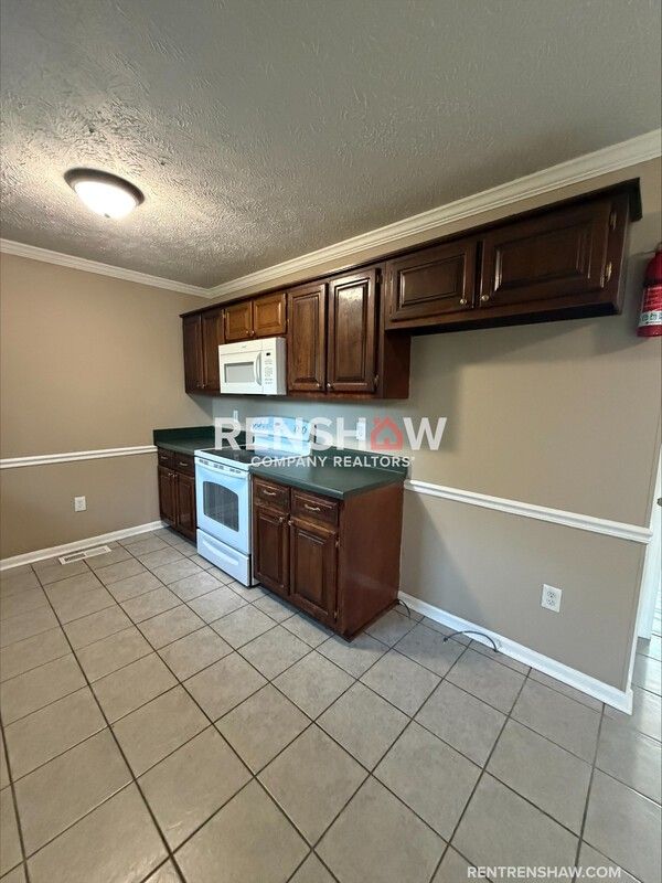 57 Derbyshire Dr - Photo 7 of 20