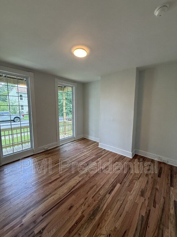 1812 3rd Ave #1 - Photo 5 of 14