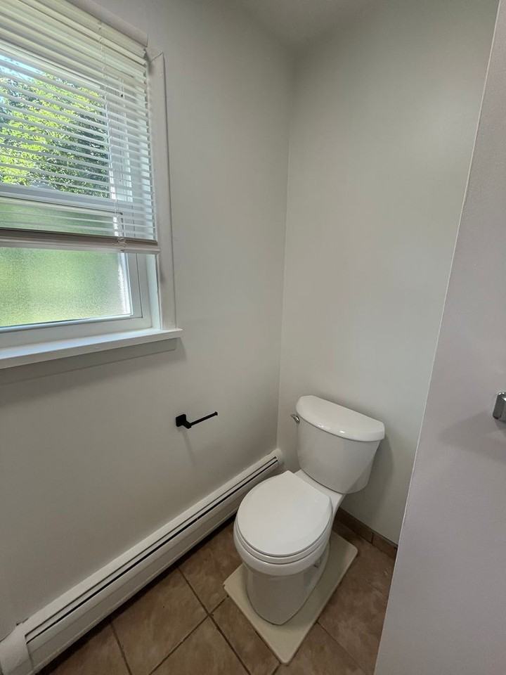 2594-2608 Dewey Ave - Photo 4 of 31
