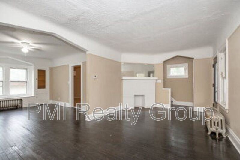 888 Evangeline Rd - Photo 7 of 30