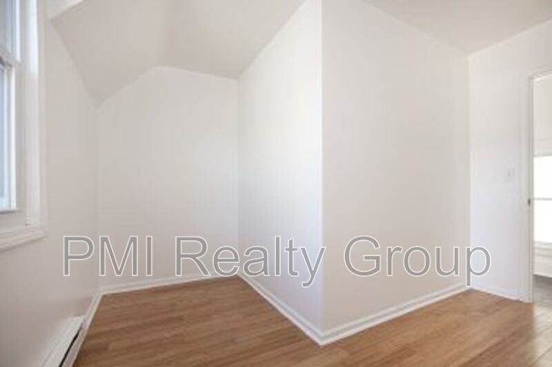 116 Water St #UP - Photo 5 of 11
