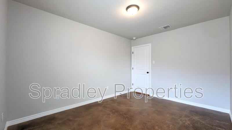 201 Sparrow Cv Unit B - Photo 7 of 10