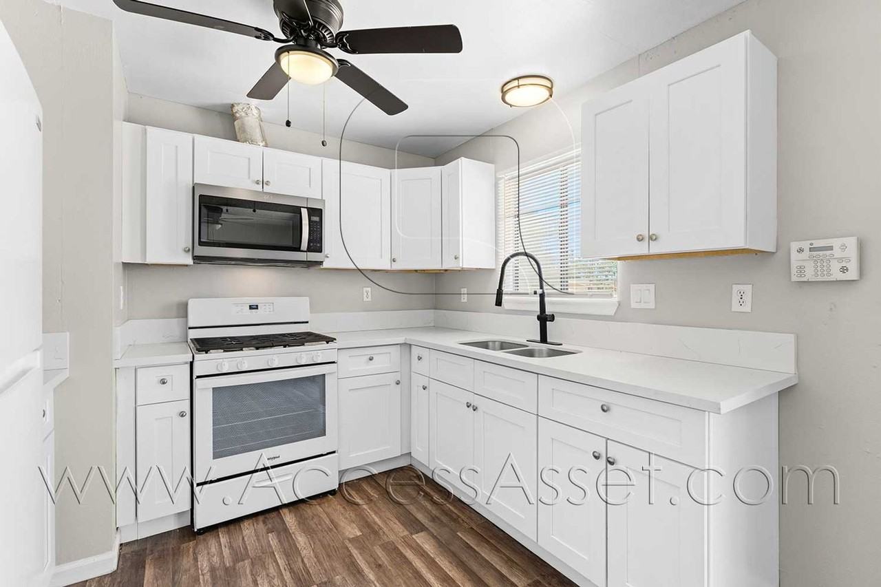 14710 Mesa St - Photo 3 of 25