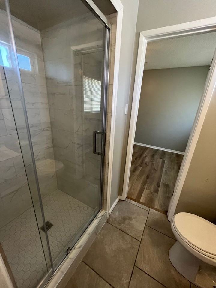 1212 Carson St - Photo 5 of 8