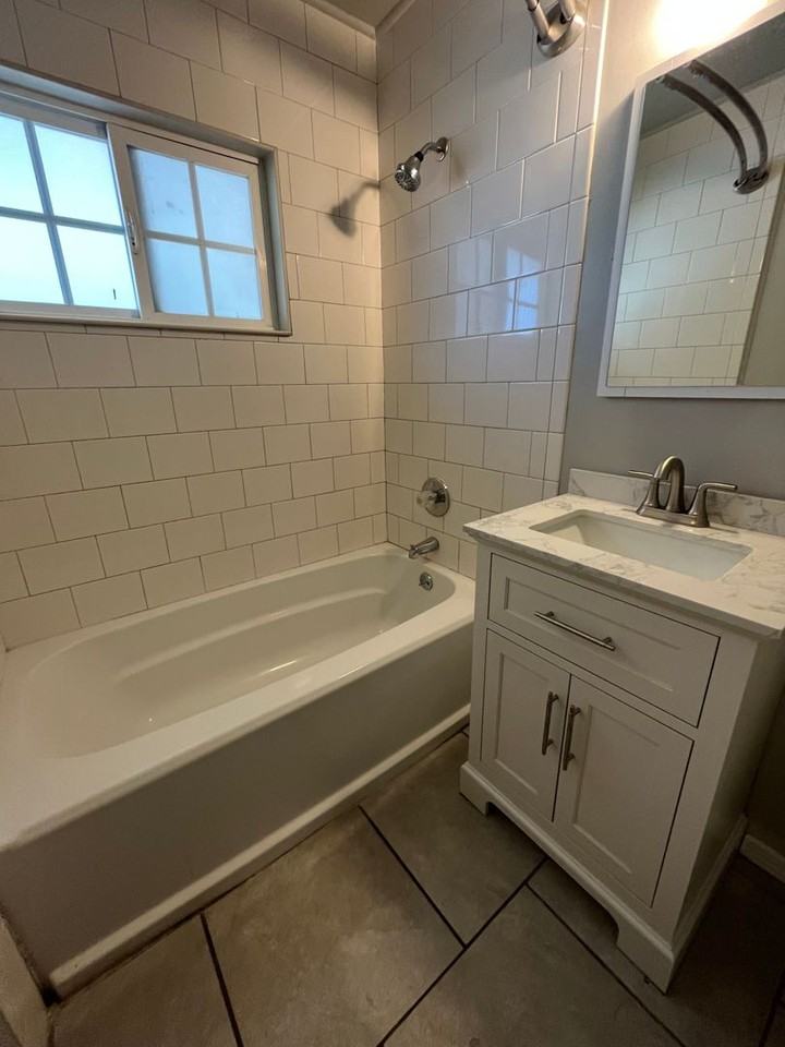 1212 Carson St - Photo 7 of 8