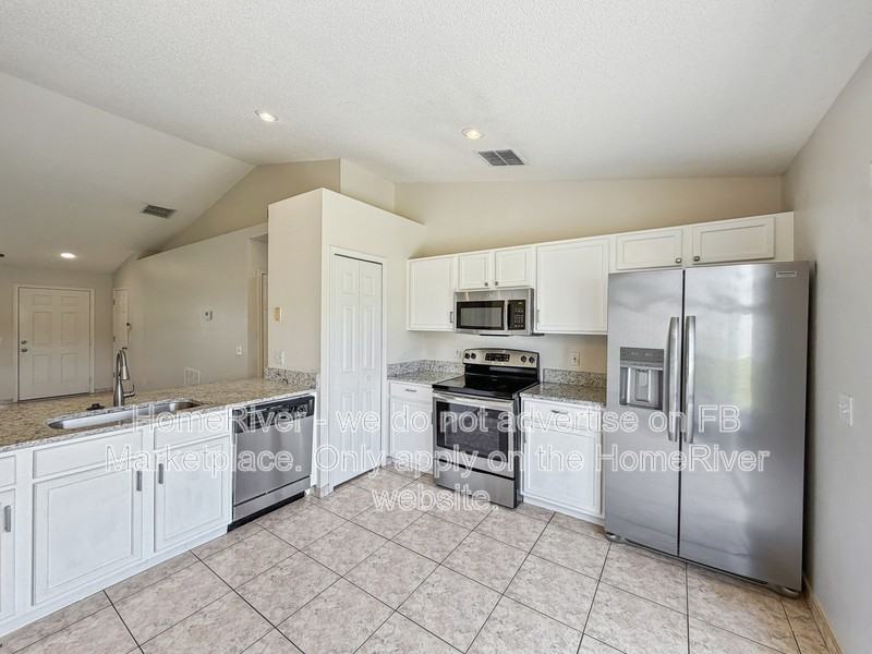4240 Settlers Ct - Photo 2 of 20