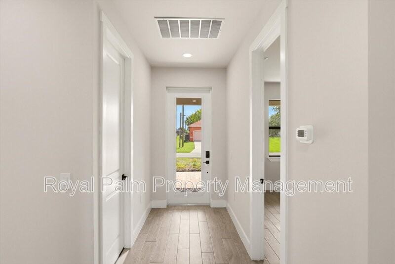 3750 Ne 13th Ave - Photo 5 of 35