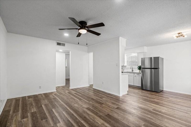 3415 Willowrun Dr - Photo 3 of 28