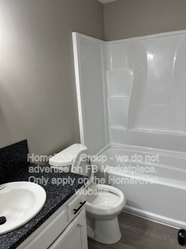 11029 N Oak Trfy - Photo 6 of 10
