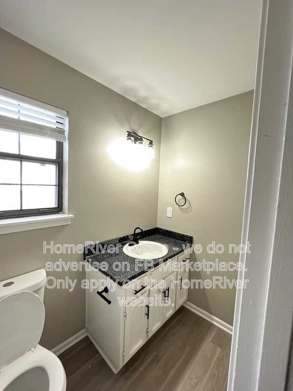 11029 N Oak Trfy - Photo 7 of 10