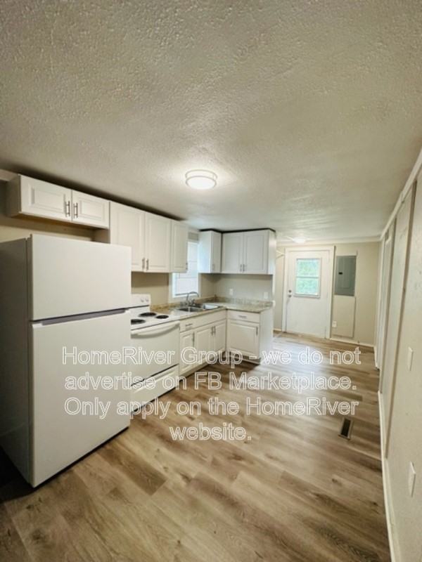 209 W 23rd St - Photo 4 of 17