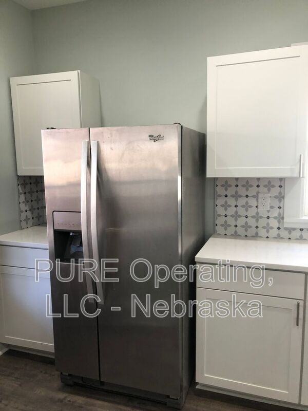5012 Burt St - Photo 3 of 22