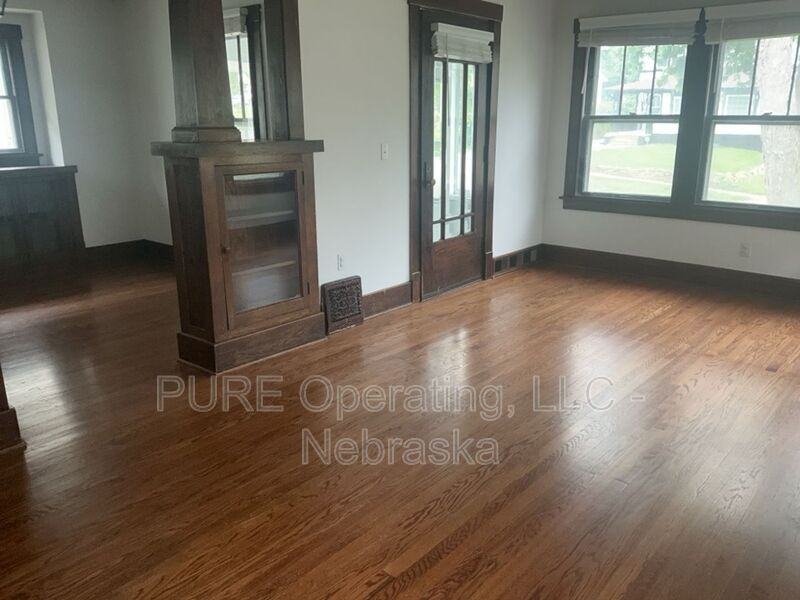 5012 Burt St - Photo 5 of 22