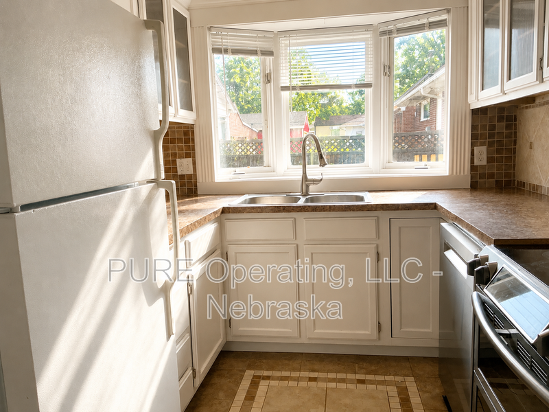 3500 N 60th St - Photo 4 of 32