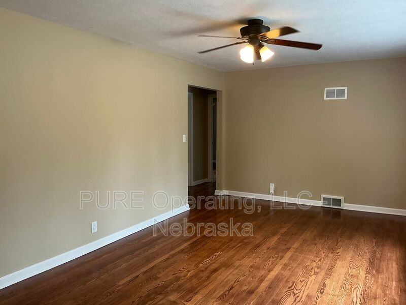 3500 N 60th St - Photo 6 of 32