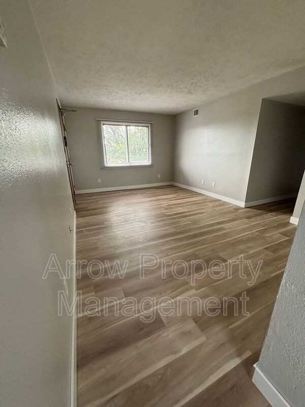 2481 E Pkwy #14 - Photo 3 of 13