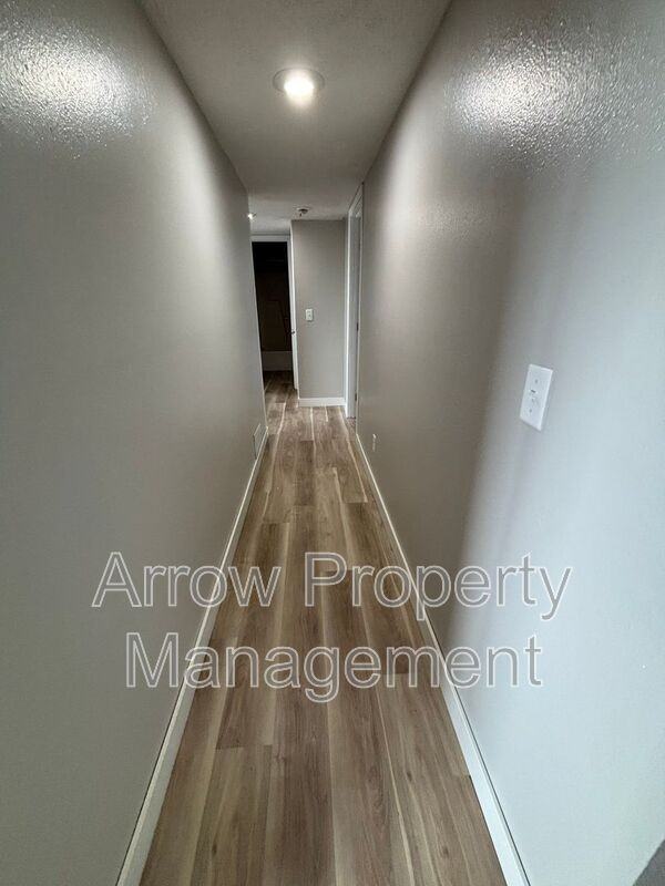 2481 E Pkwy #14 - Photo 5 of 13