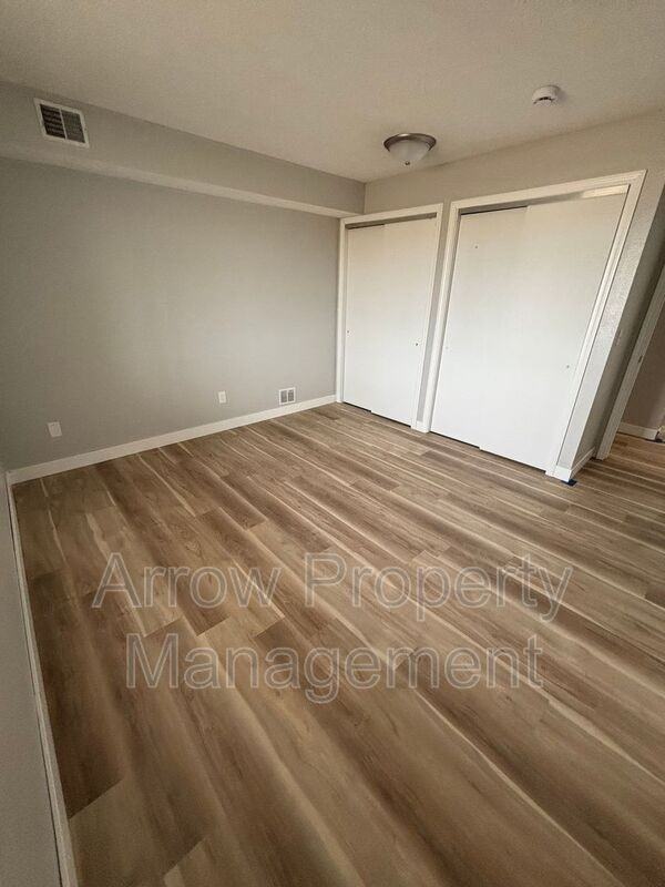 2481 E Pkwy #14 - Photo 6 of 13