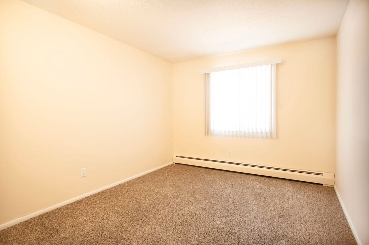DMR Apartments - Photo 7 of 16