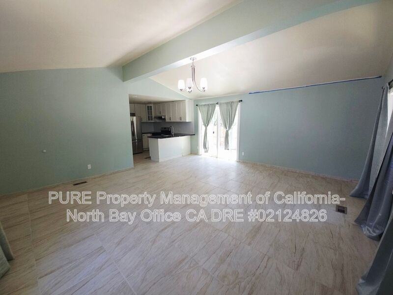 927 N Oak St - Photo 2 of 17