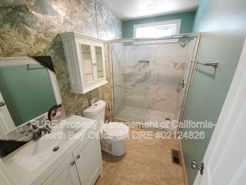 927 N Oak St - Photo 6 of 17