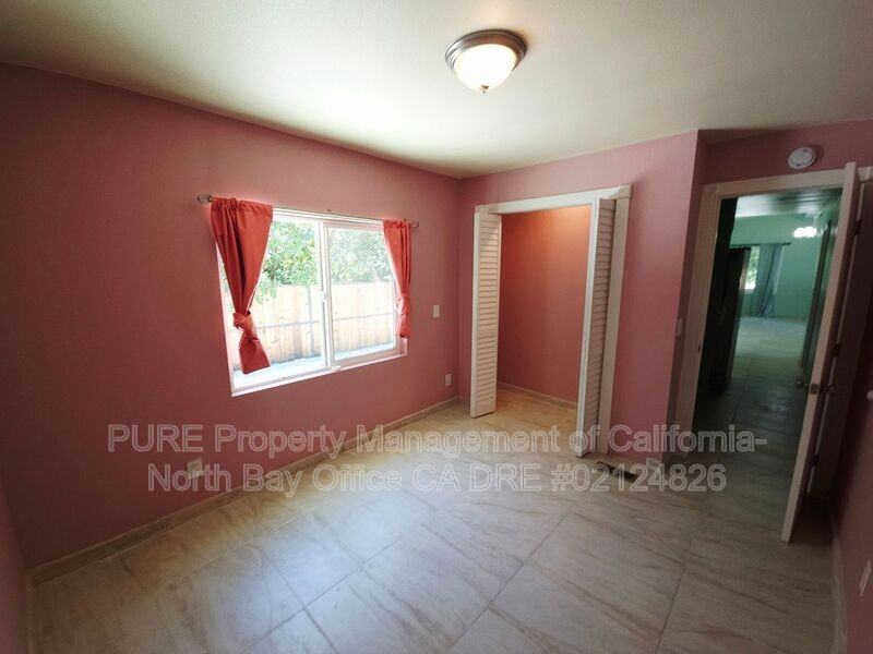 927 N Oak St - Photo 7 of 17