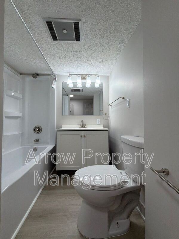 622 New Hampshire St #2 - Photo 6 of 16