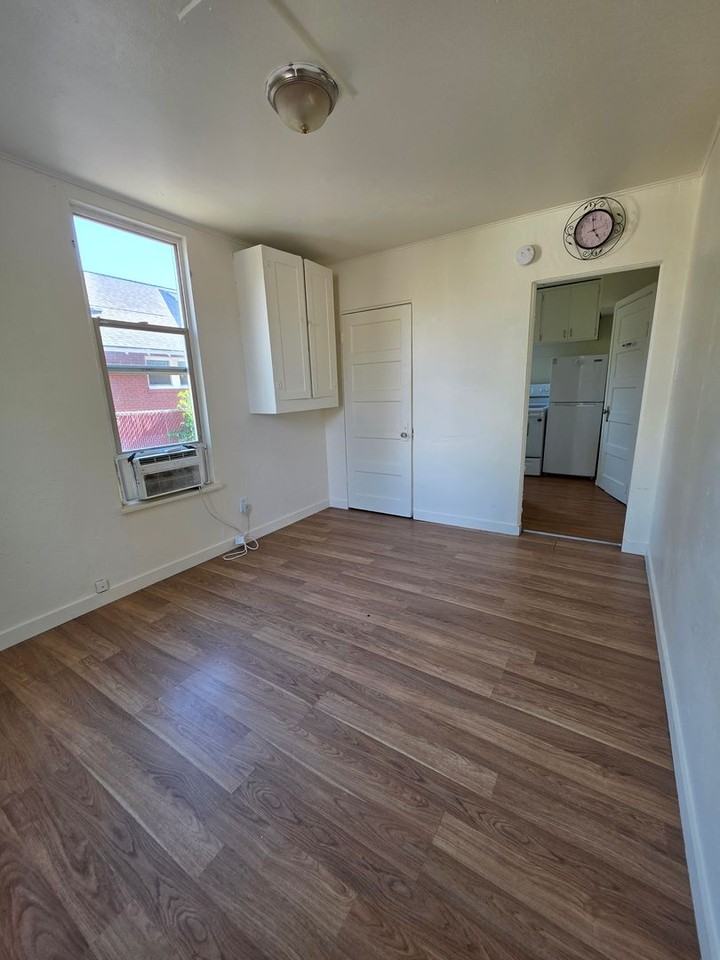 Chase Avenue Seven-Plex - Photo 6 of 11