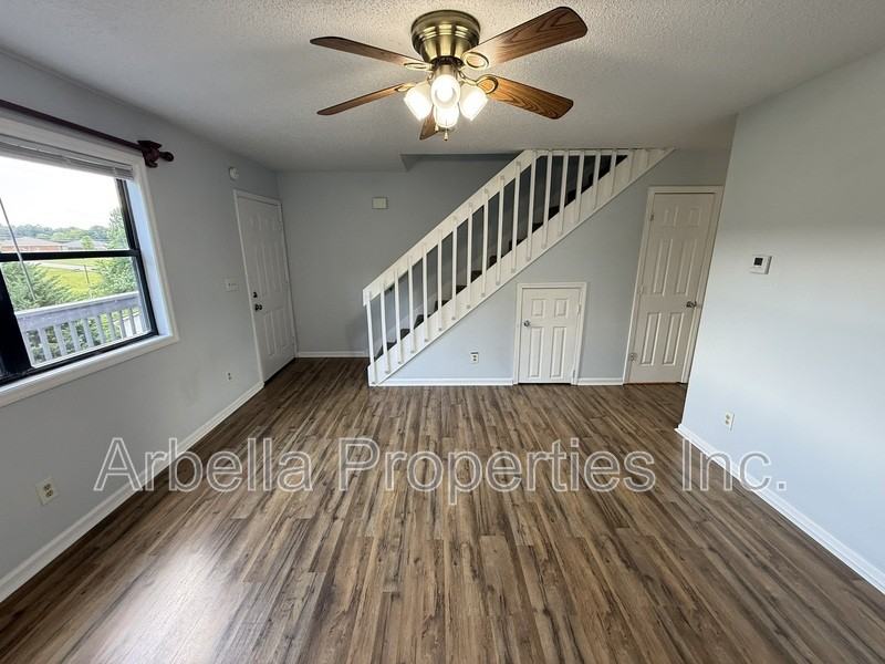 390 Erwin Hwy #2 - Photo 5 of 32