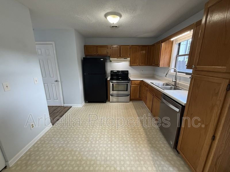 390 Erwin Hwy #2 - Photo 7 of 32