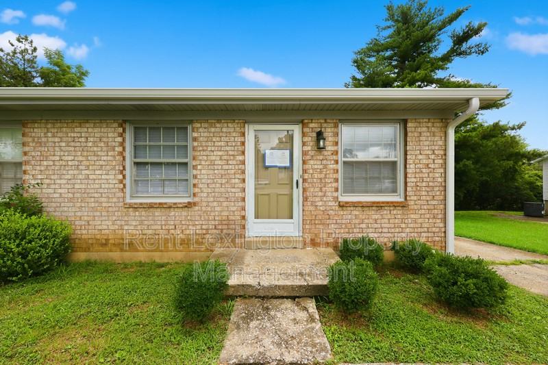 3215 Aqueduct Dr #B