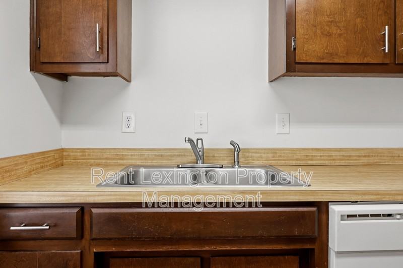 3215 Aqueduct Dr #B - Photo 6 of 26