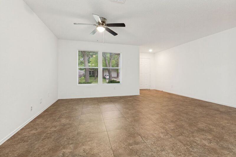 2508 Clear Brook Dr - Photo 3 of 25