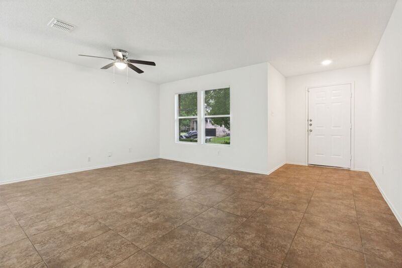 2508 Clear Brook Dr - Photo 4 of 25