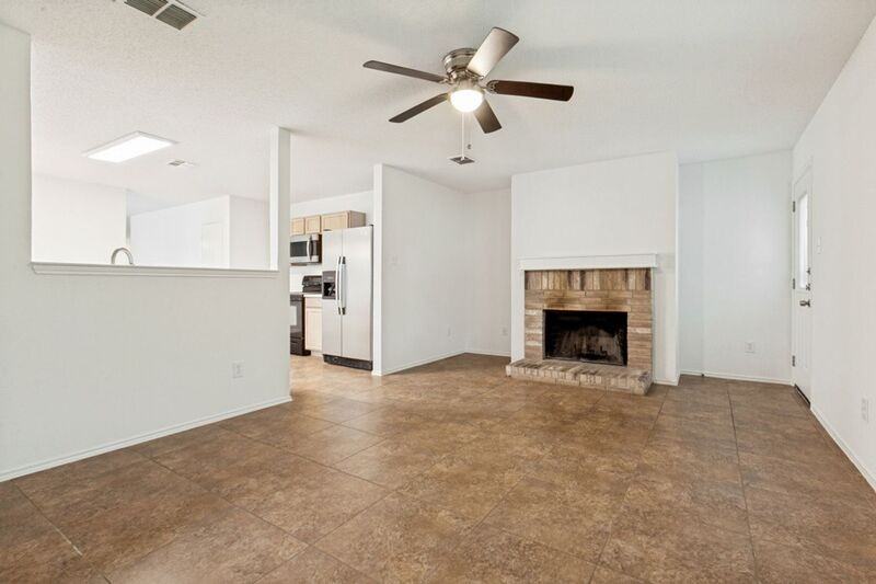 2508 Clear Brook Dr - Photo 7 of 25