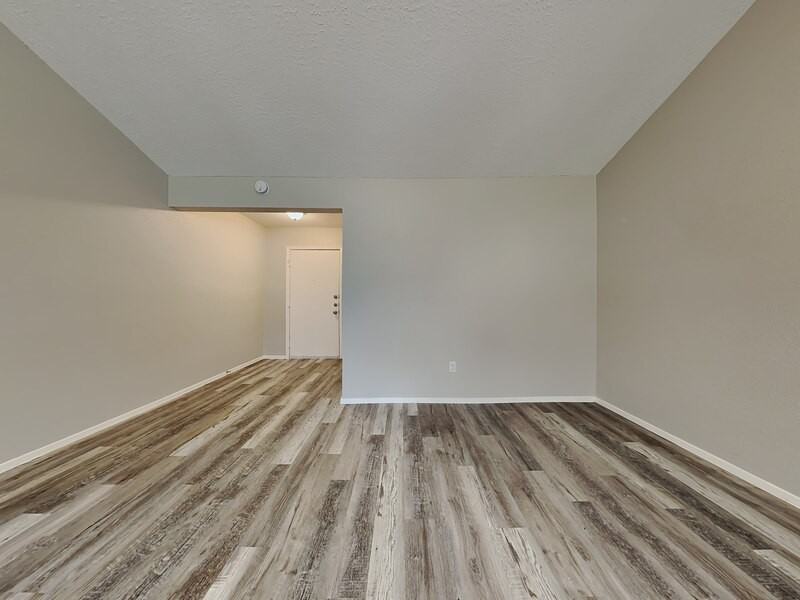 2509 Merrimac Dr - Photo 4 of 18