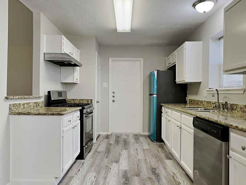2509 Merrimac Dr - Photo 5 of 18