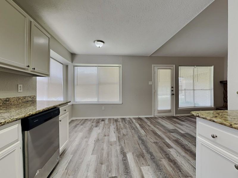 2509 Merrimac Dr - Photo 6 of 18