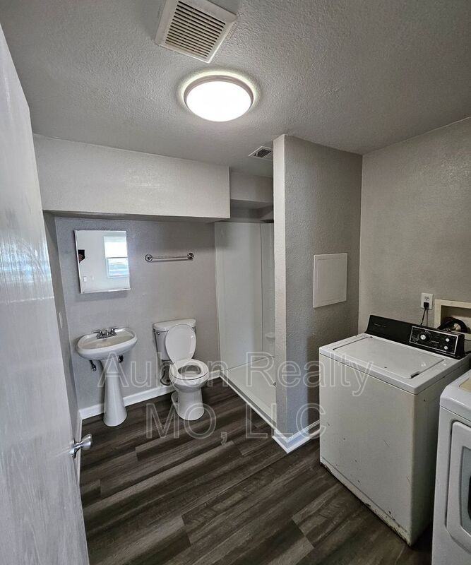 6113 Indiana Ave - Photo 6 of 13