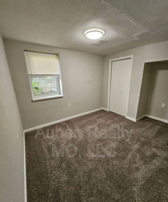 6113 Indiana Ave - Photo 7 of 13