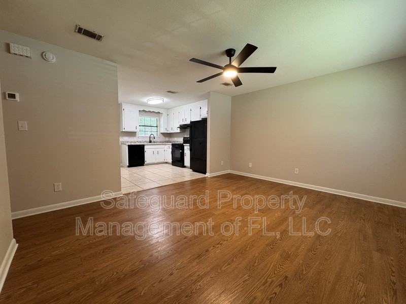 4179 Ravenwood Dr - Photo 2 of 12