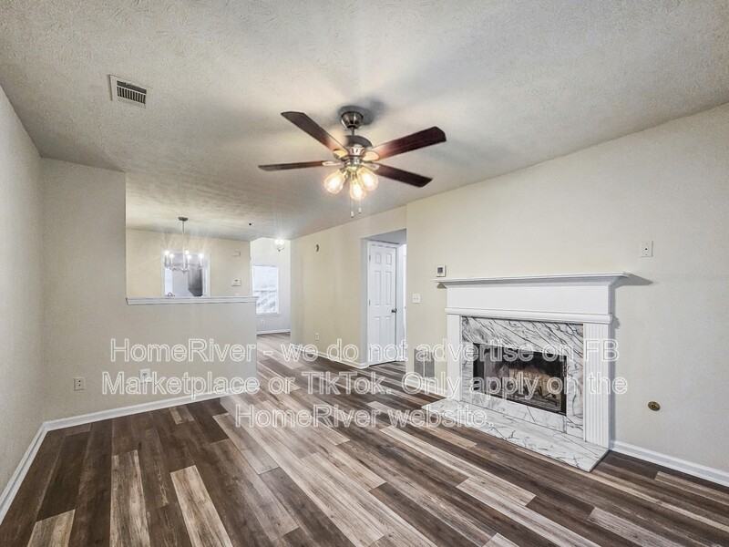 2360 Wellington Cir - Photo 2 of 18