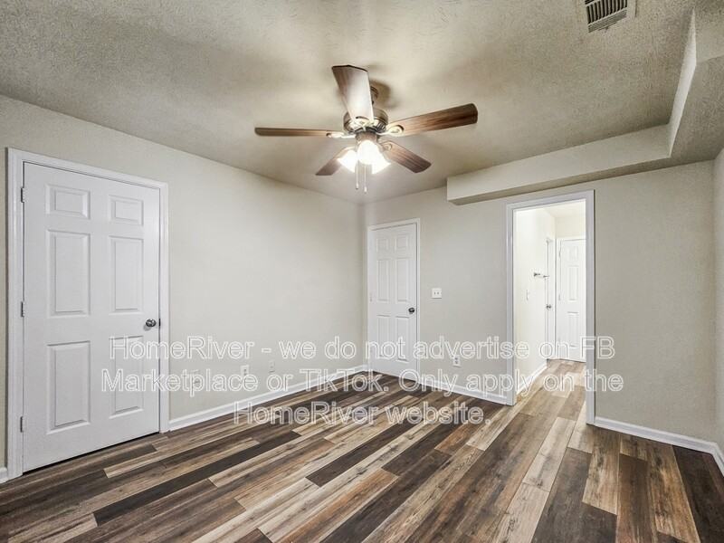 2360 Wellington Cir - Photo 4 of 18